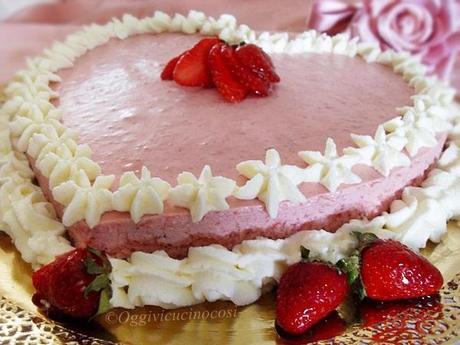 Semifreddo alle Fragole,una dolce Mousse per la Festa della Mamma.