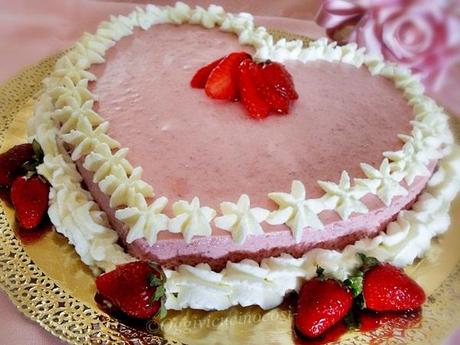 Semifreddo alle Fragole,una dolce Mousse per la Festa della Mamma.