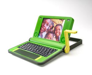 Etiopia/ Social Media. Contro l’analfabetismo in Africa piovono Tablet