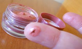 Essence soufflè touch blush Essence soufflè touch blush