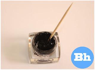 Revitalizzare un eyeliner in gel con il microonde