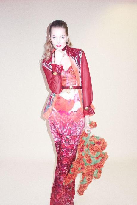 INSOLITE STAMPE FLOREALI NEGLI ABITI DI HERMIONE DE PAULA INSOLITE STAMPE FLOREALI NEGLI ABITI DI HERMIONE DE PAULA