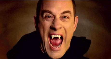 christopher-meloni-bares-his-true-blood-vampire-fangs-images-ggnoads.jpg