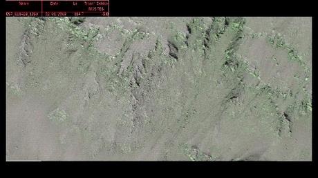 ZONA 1: sequenza di 7 immagini riprese dallHIRISE, riassemblate in modo da porre i canali Rosso e Verde nei rispettivi canali, ma ponendo linfrarosso al posto del canale blu.
