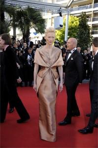 tilda 199x300 Cannes: il primo red carpet è tutto per Jane Fonda e Tilda Swinton   vetrina star news 