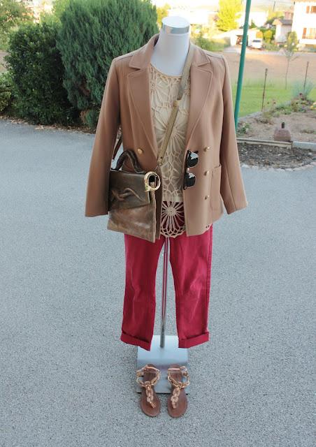 Outfit: Rouge et beige style rétro