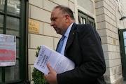 Trieste: il dossier amianto-Guardia di Finanza consegnato anche al sindaco Cosolini