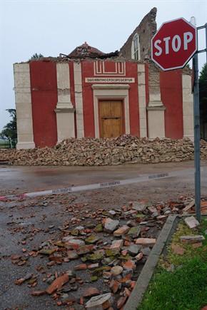 QUALSIASI POSTO DOVE SI VA E' PIU' PERICOLOSO DI QUELLO DOVE SI ERA UN MINUTO PRIMA