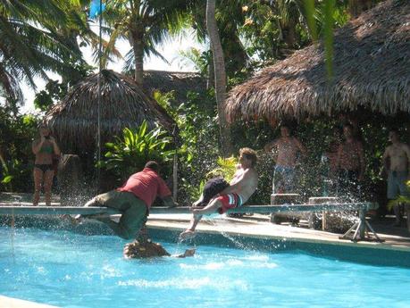 Attivita' in piscina durante il Fiji Day a Tokoriki
