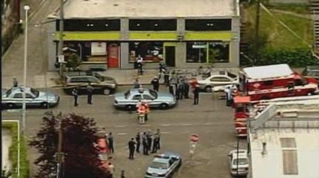 Seattle: killer entra in un bar universitario e spara. Due morti, 3 feriti gravissimi