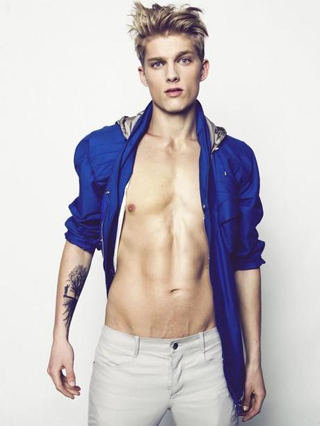 NICKLAS KINGO by CHRISTIAN RIOS. INDEPENDENT MEN MILANO. NICKLAS KINGO by CHRISTIAN RIOS. INDEPENDENT MEN MILANO.