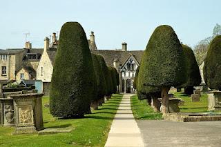 Painswick, Gloucestershire e gli alberi di tasso Painswick, Gloucestershire e gli alberi di tasso