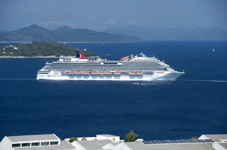 Maiden Call a Dubrovnik per Carnival Breeze