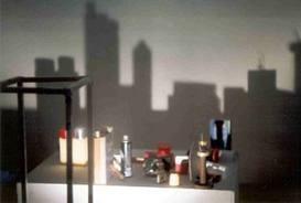 Rashad Alakbarov: luci e ombre per consacrare gli oggetti di uso comune