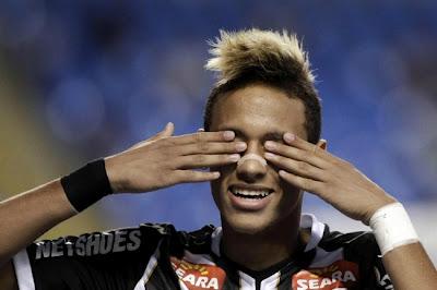 Il presunto sputo di Neymar ad un avversario in Brasile-Messico (VIDEO)