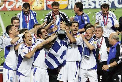 EURO 2012: Calcio d’inizio. La Grecia in crisi contro la Polonia del boom economico