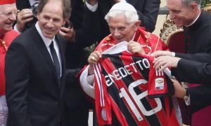 Il breve incontro tra Javier Zanetti, Franco Baresi e Benedetto XVI