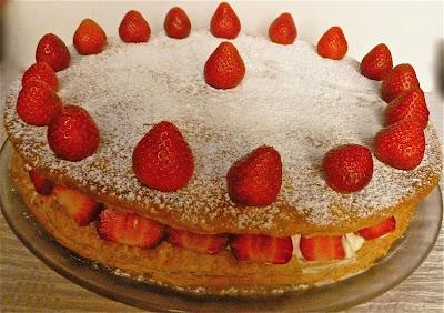 Millefoglie con fragole e crema al mascarpone