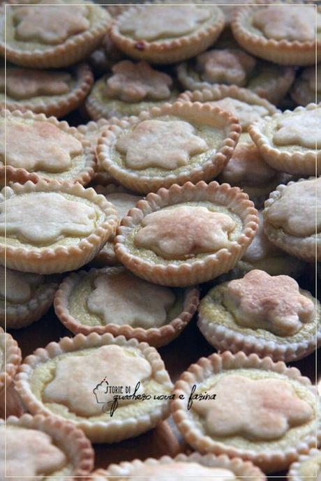 tartellette con zucchine e caprino