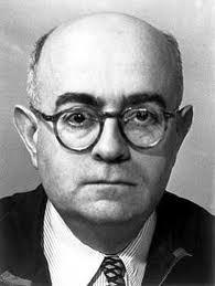 Il filosofo tedesco Theodor W. Adorno. Celebre il suo aforisma 