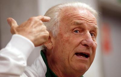 Trapattoni cade dopo uno scontro con Mandzukic in Irlanda-Croazia (VIDEO)