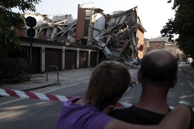 Monti beffa gli sfollati dell'Emilia: le demolizioni sono a carico dei terremotati