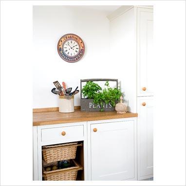Appuntamento al cottage : a white and red cottage... Appuntamento al cottage : a white and red cottage...