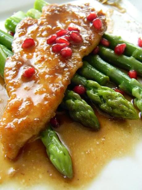 Scaloppine Teriyaki allo Zenzero e Sechuan con Asparagi e Melograno