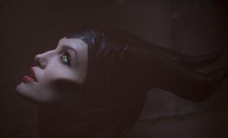 Quando la regina cattiva ha il volto di Angelina Jolie - Prima immagine da Maleficent