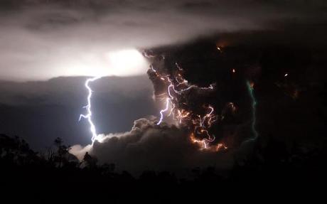 LA BRECCIA NEL CIELO DEL SUD ATLANTICO