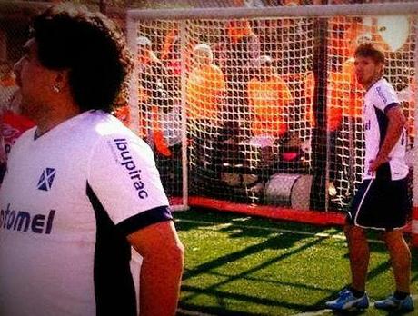 FOTO-Maradona ritorna in campo senza il “suo” 10! FOTO-Maradona ritorna in campo senza il “suo” 10!