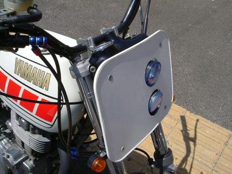 Yamaha SR 400 by Flakes Custom Cycles