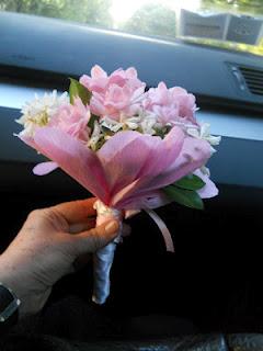 BRICOLAGE: un bouquet di rose e gelsomini BRICOLAGE: un bouquet di rose e gelsomini