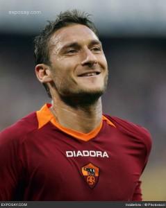 Totti: “Bravo Pirlo, per quel cucchiaio d’oro. Andrea rende tutto…”