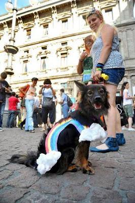 Gay Pride a Milano: la mia amica e il suo cane arcobaleno
