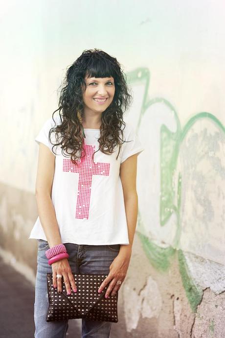 Smilingischic outfit t-shirt con croce fluo Any lock…a caprice!