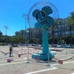 Tel Aviv: un ventilatore gigante in piazza Rabin