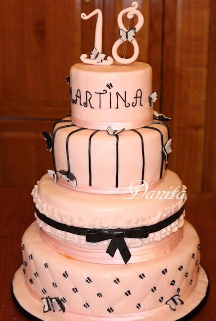 La torta a 4 piani fashion