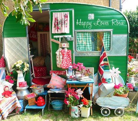 Happy's Vintage Caravan 6