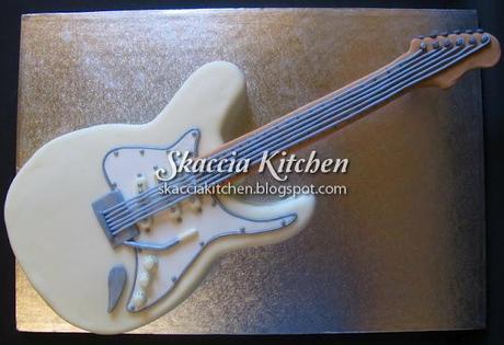 GUITAR CAKE