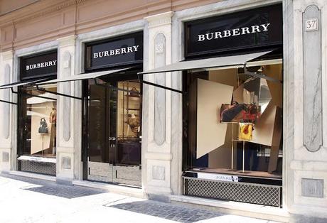 New burberry boutique in Rome New burberry boutique in Rome
