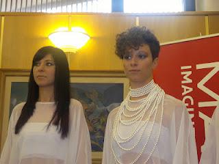 TAGLI DI CAPELLI E COLORI DONNE E RAGAZZE BRUNE TAGLI DI CAPELLI E COLORI DONNE E RAGAZZE BRUNE