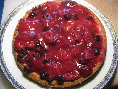 Torta Margherita allo yogurt senza zucchero e composta di frutta mista Torta Margherita allo yogurt senza zucchero e composta di frutta mista