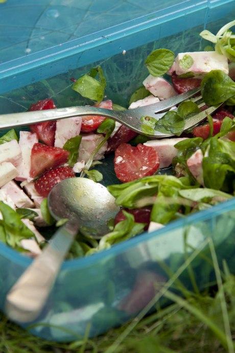 Insalata con feta e fragole (e accidentaccio!)