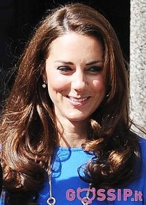 Kate Middleton sempre più bella e sorridente.