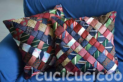 cuscini recuperati di $1000 - $1000 upcycled tie pillow