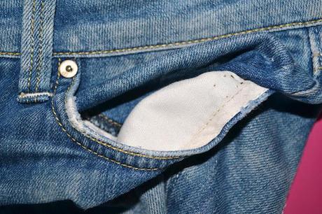 DIY: How to make studded shorts/ Fai da te: Come realizzare shorts con borchie