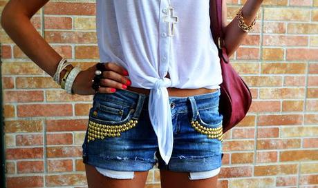 DIY: How to make studded shorts/ Fai da te: Come realizzare shorts con borchie