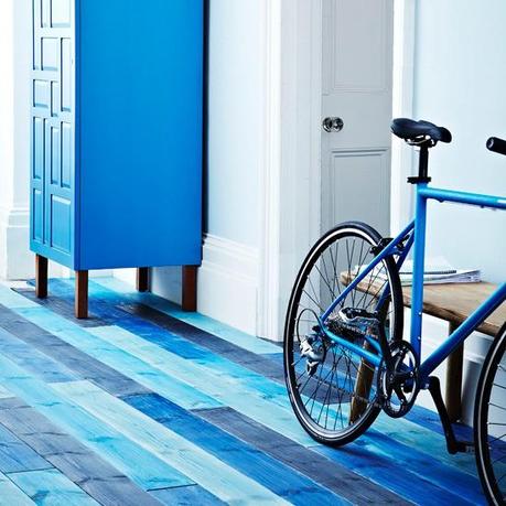 Pennellate di colore che ricordano il mare Pennellate di colore che ricordano il mare