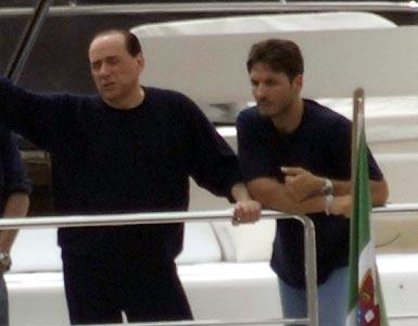 Indagati Silvio Berlusconi e suo figlio